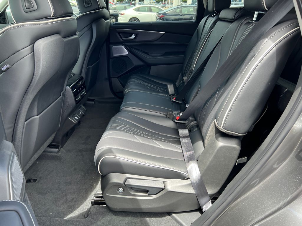 2026 Acura MDX SH-AWD Advance photo 21