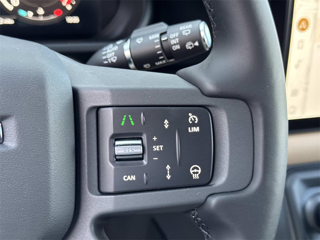 2025 Land Rover Defender 130 S photo 26