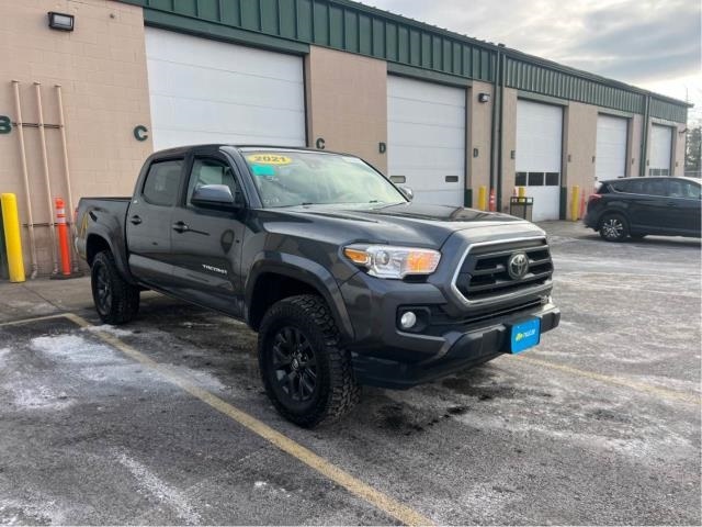 2021 Toyota Tacoma SR5's photo