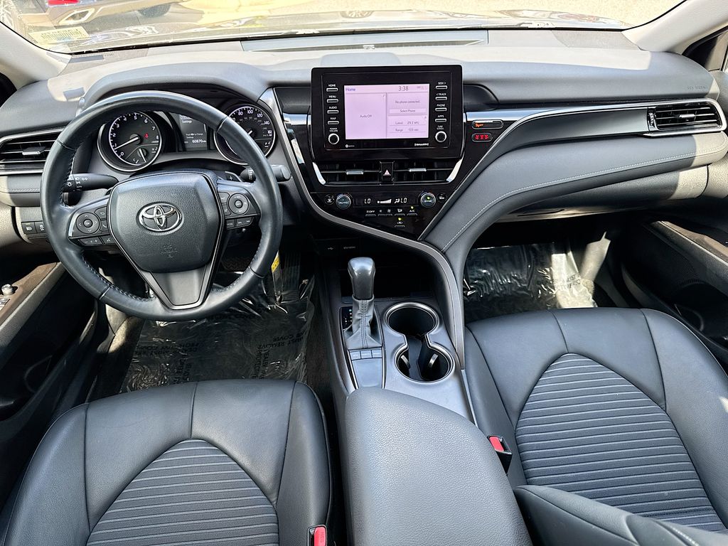2022 Toyota Camry SE photo 21