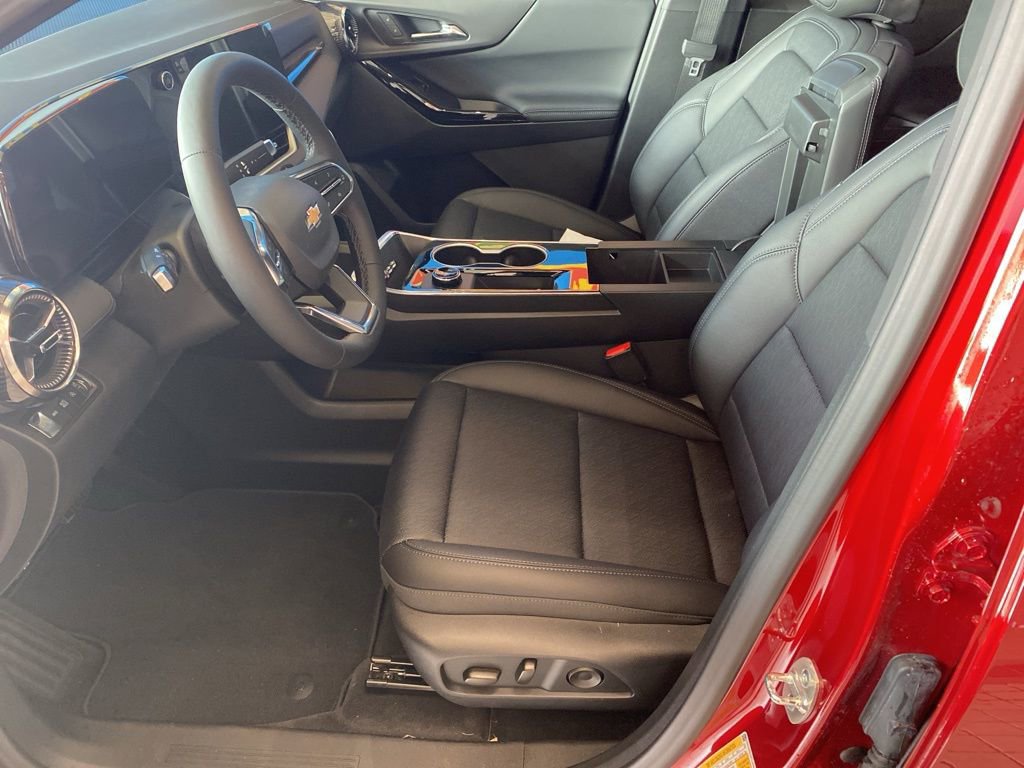 2026 Chevrolet Equinox LT photo 4