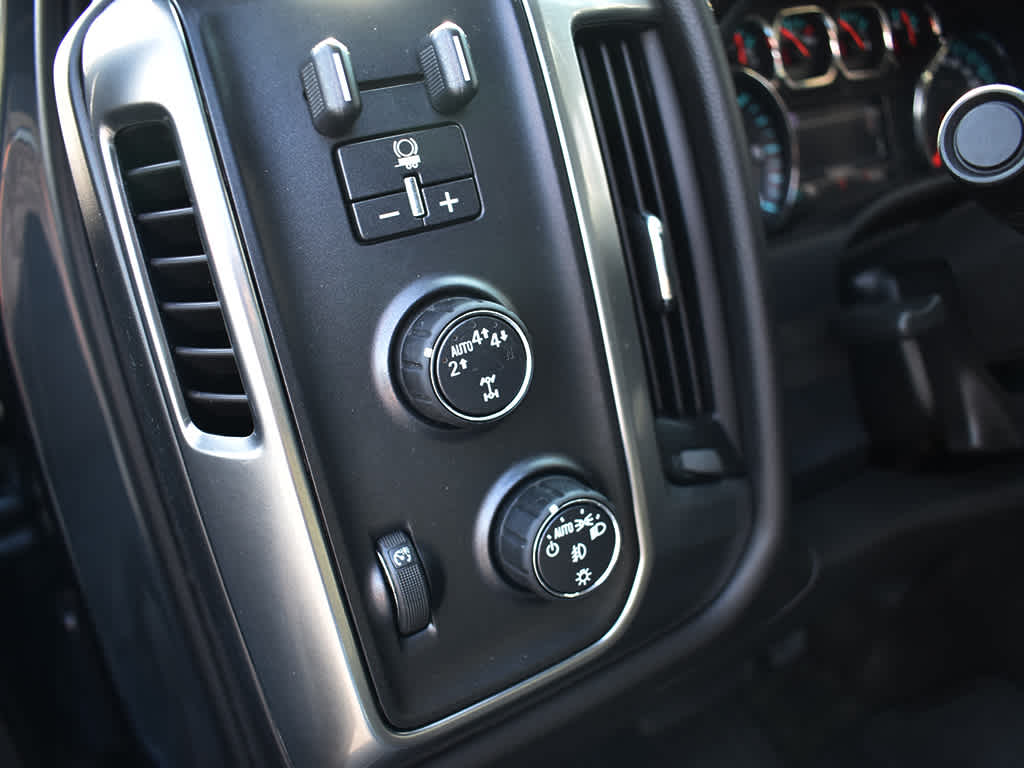 2017 Chevrolet Silverado 1500 LT photo 21