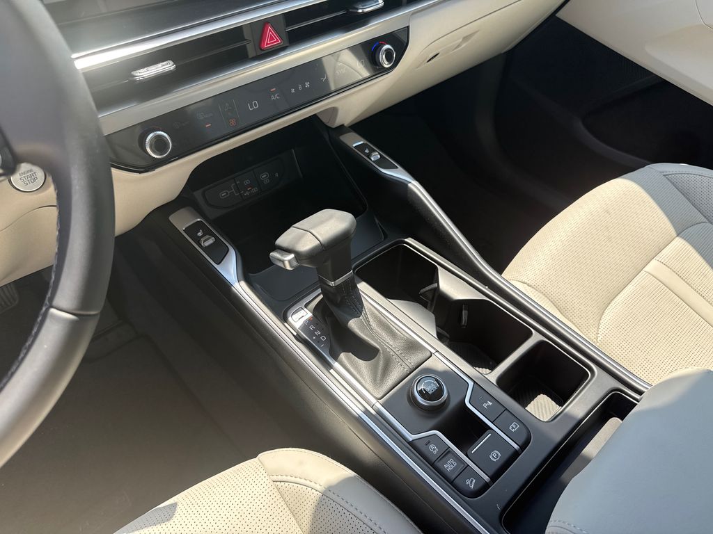 2025 Kia Sorento S photo 28