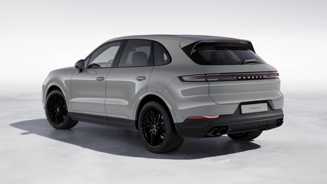 2026 Porsche Cayenne photo 3