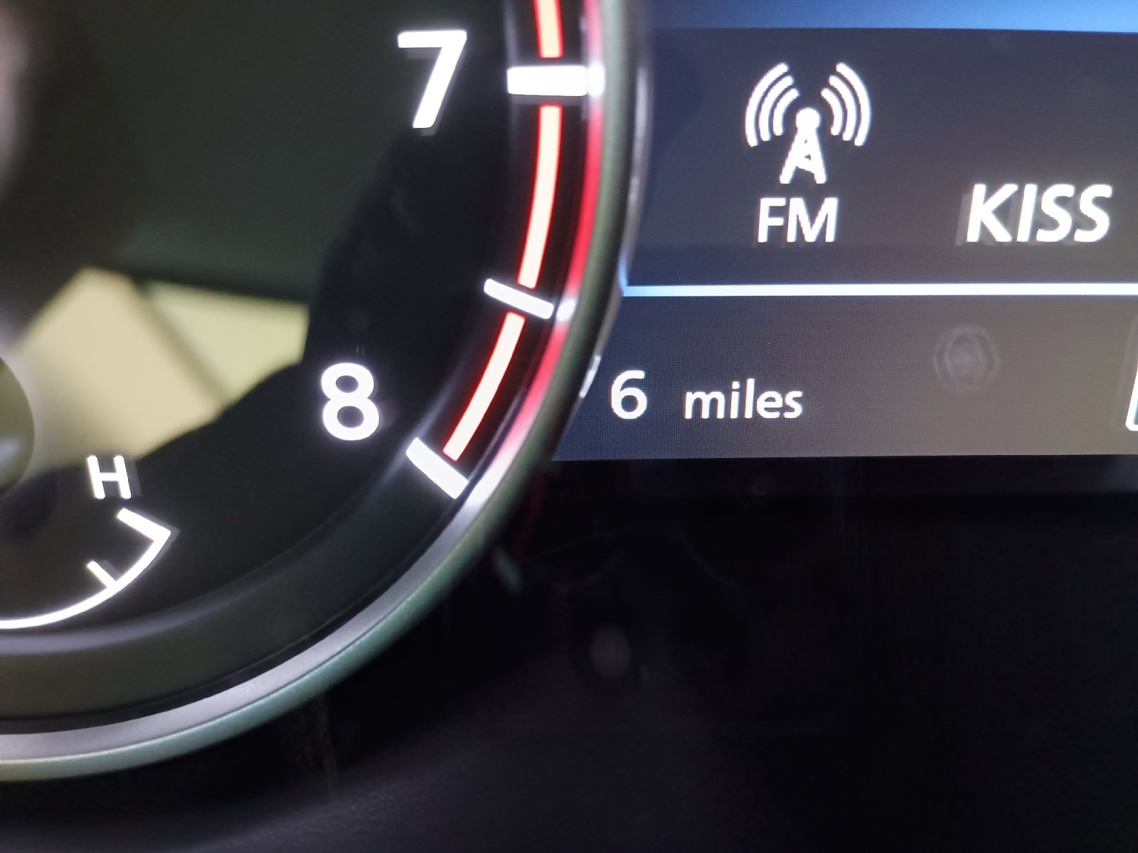 2025 Nissan Sentra SV photo 2