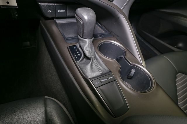 2022 Toyota Camry SE photo 27