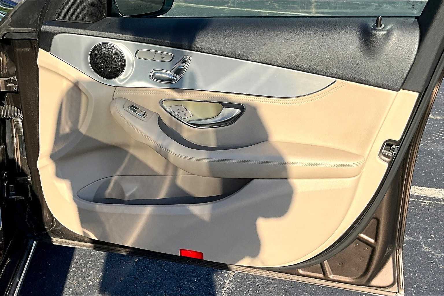 2015 Mercedes Benz C 300 Sedan photo 20