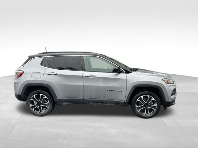 2022 Jeep Compass Limited photo 7