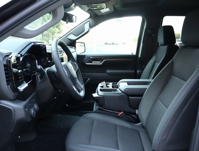 2025 Chevrolet Silverado 1500 LT photo 4