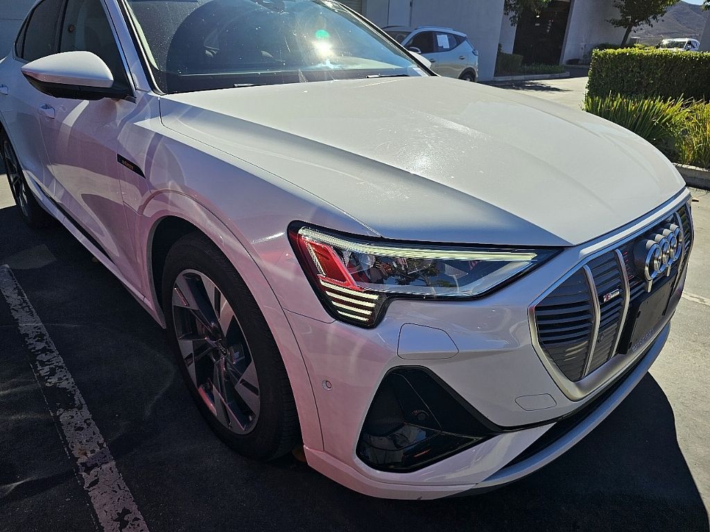 2022 Audi e-tron Sportback S line Premium Plus photo 3