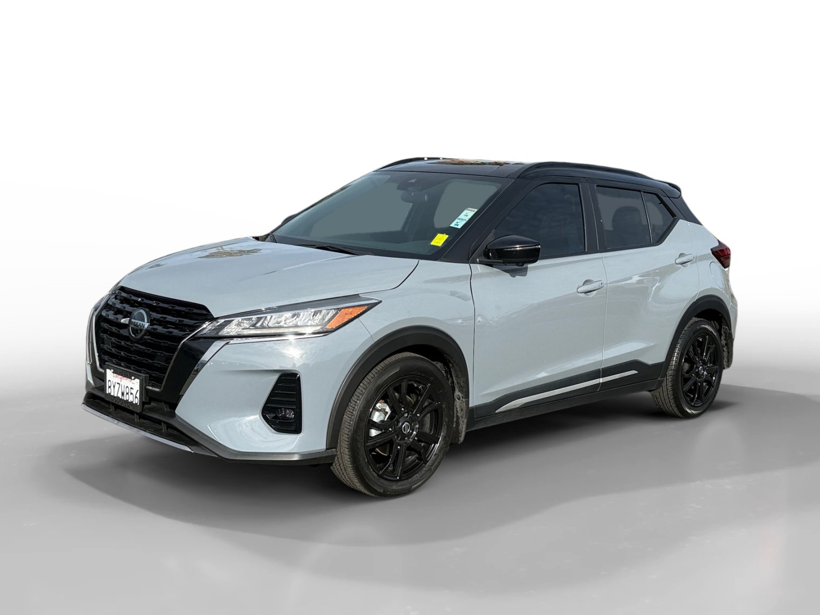 2021 Nissan Kicks SR