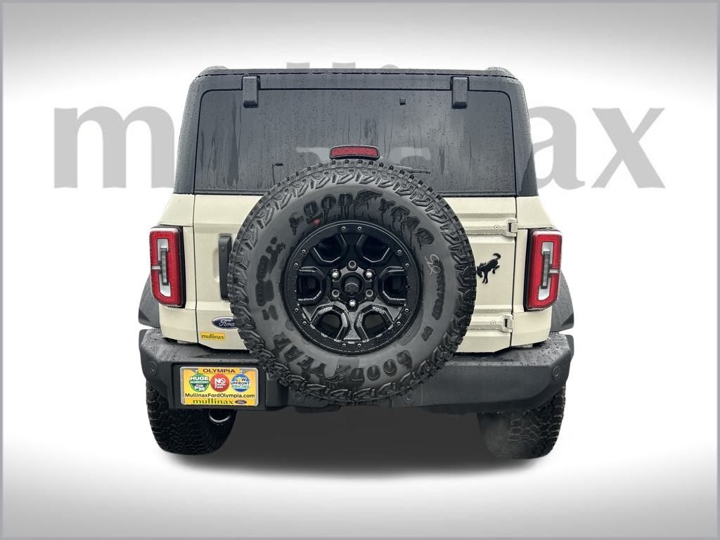 2025 Ford Bronco Outer Banks photo 4