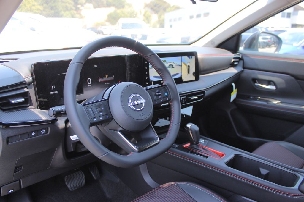 2025 Nissan Kicks SR photo 11