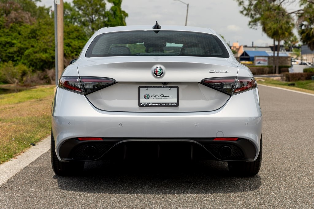 2025 Alfa Romeo Giulia Base photo 3
