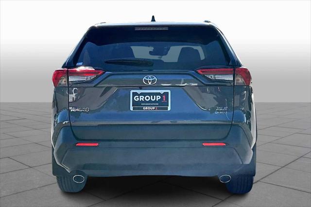 2025 Toyota RAV4 Hybrid XLE Premium photo 4