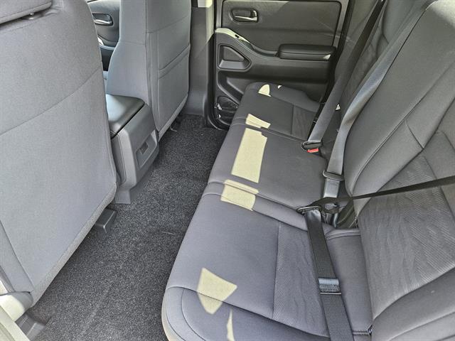 2026 Nissan Frontier Crew Cab S photo 17
