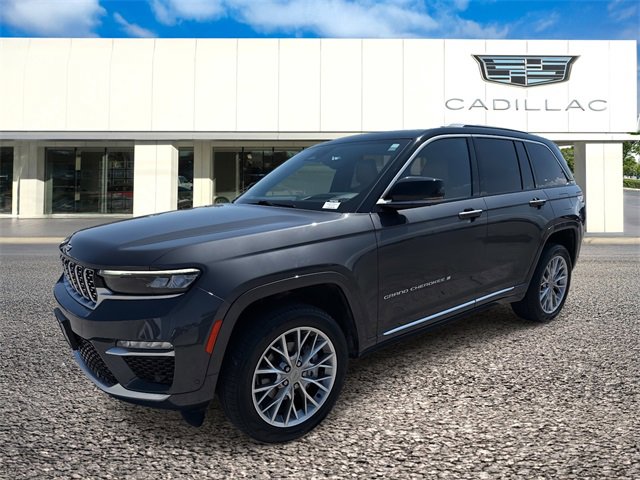 2022 Jeep Grand Cherokee Summit