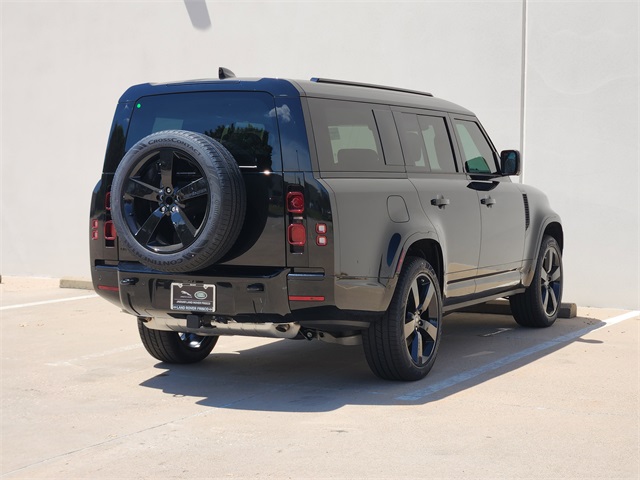 2025 Land Rover Defender 130 X-Dynamic SE photo 4