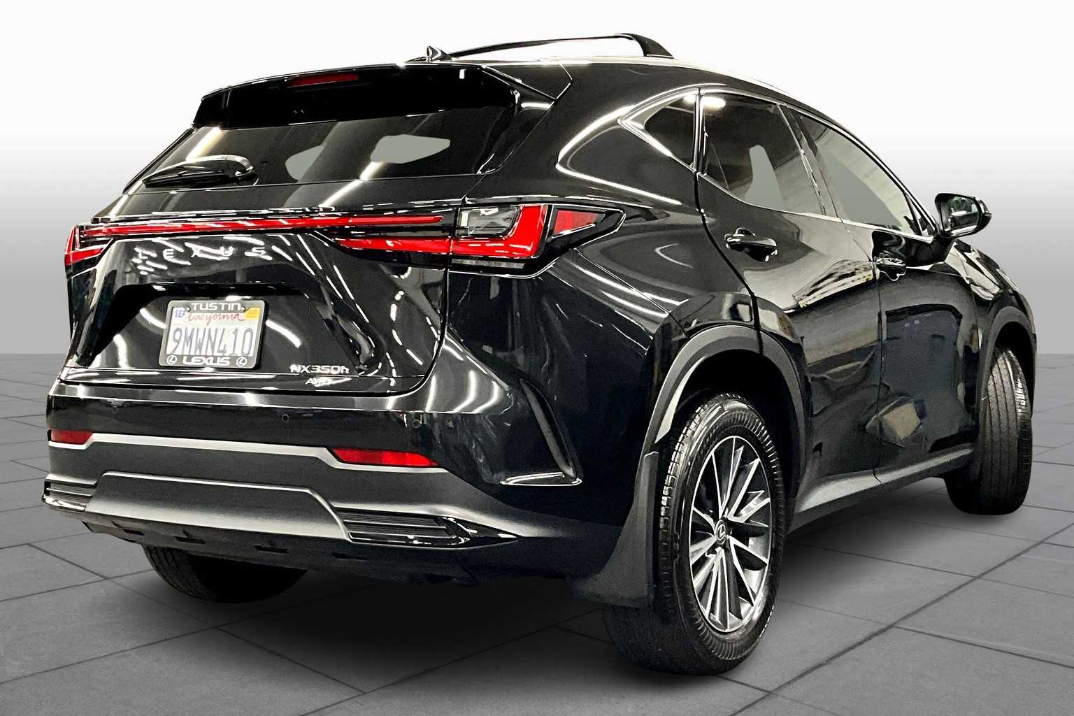 2025 Lexus NX Premium AWD photo 11
