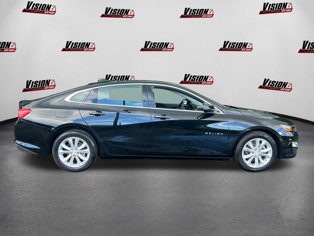 2025 Chevrolet Malibu 1LT photo 4