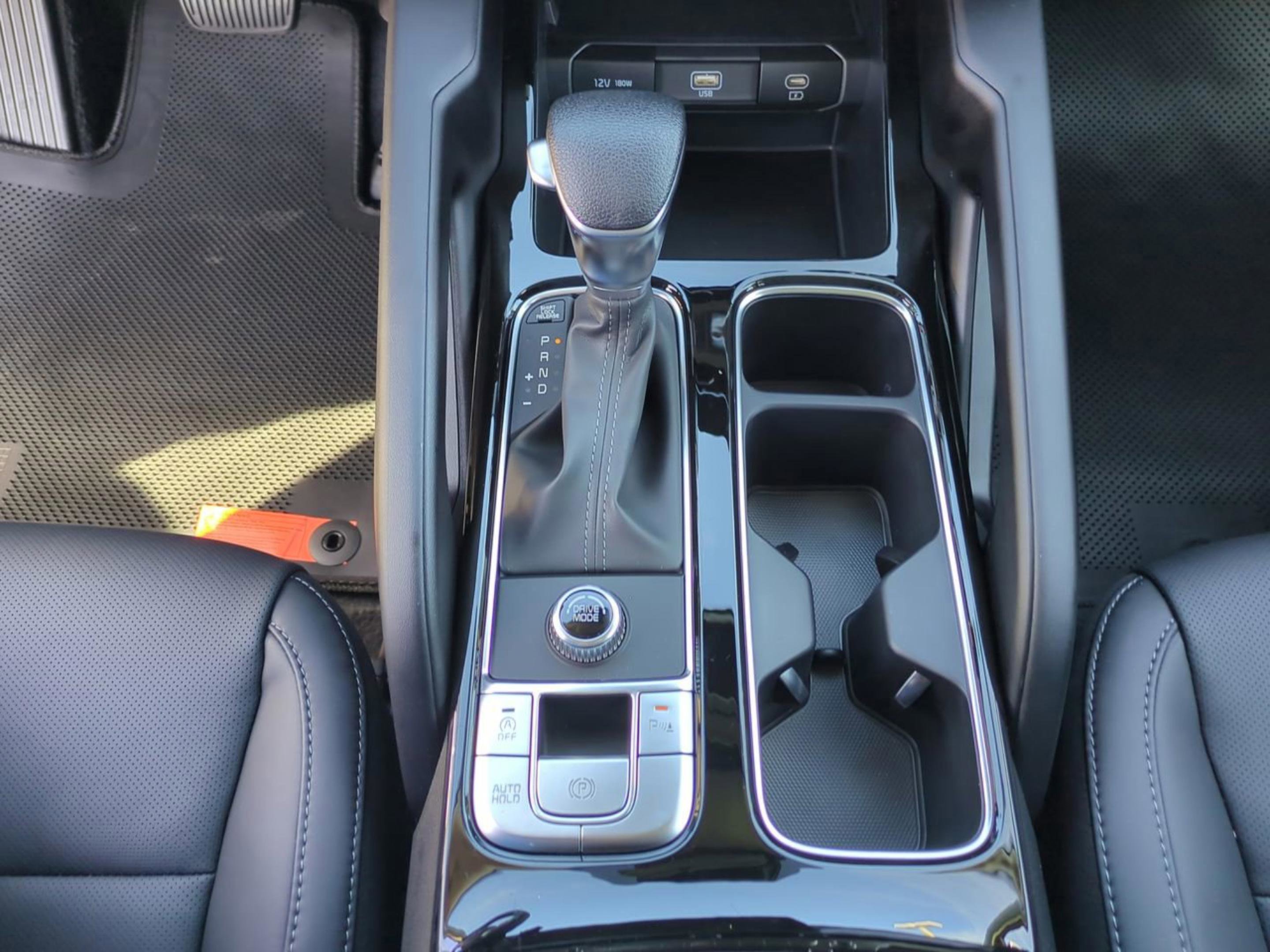 2025 Kia Telluride LX photo 20
