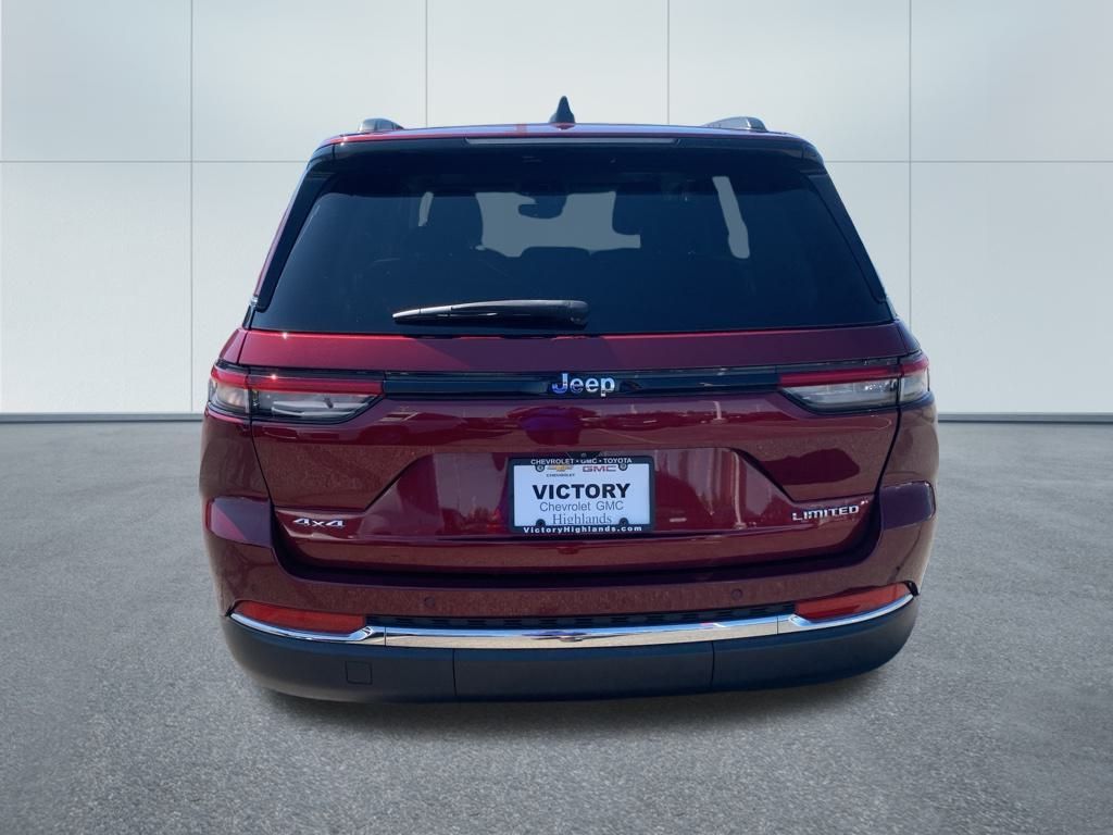 2022 Jeep Grand Cherokee Limited photo 4