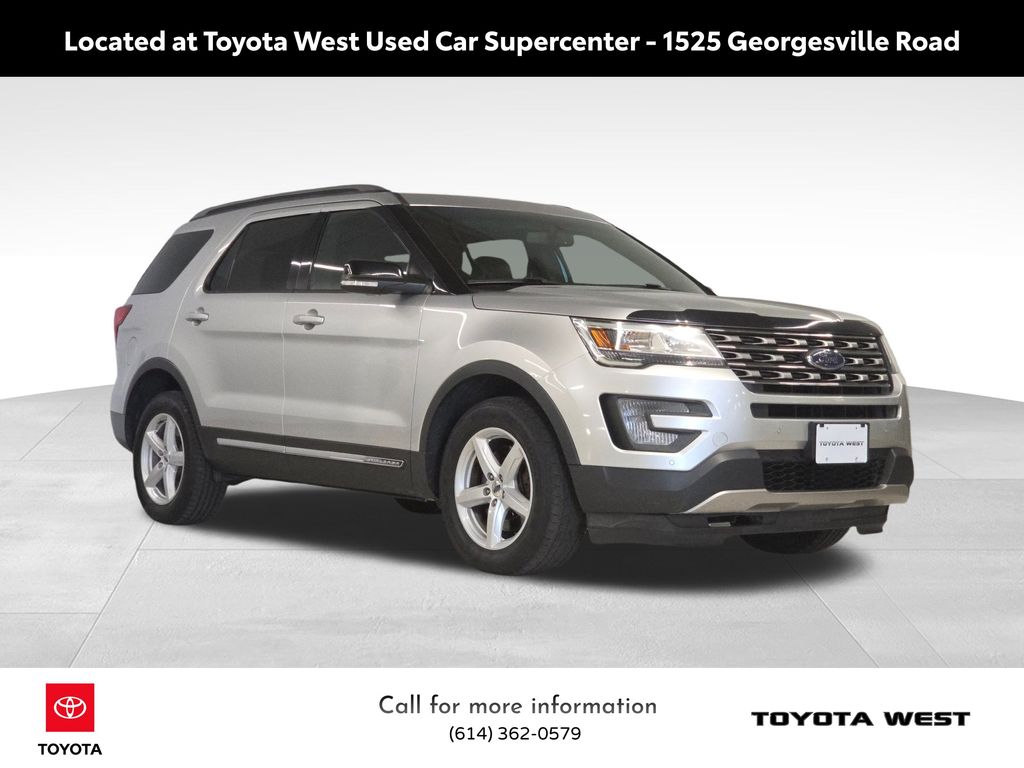 2017 Ford Explorer XLT photo 3
