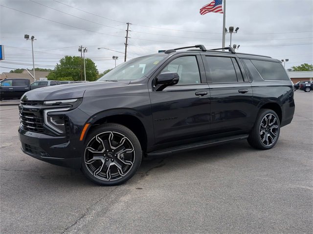 2025 Chevrolet Suburban RST photo 2