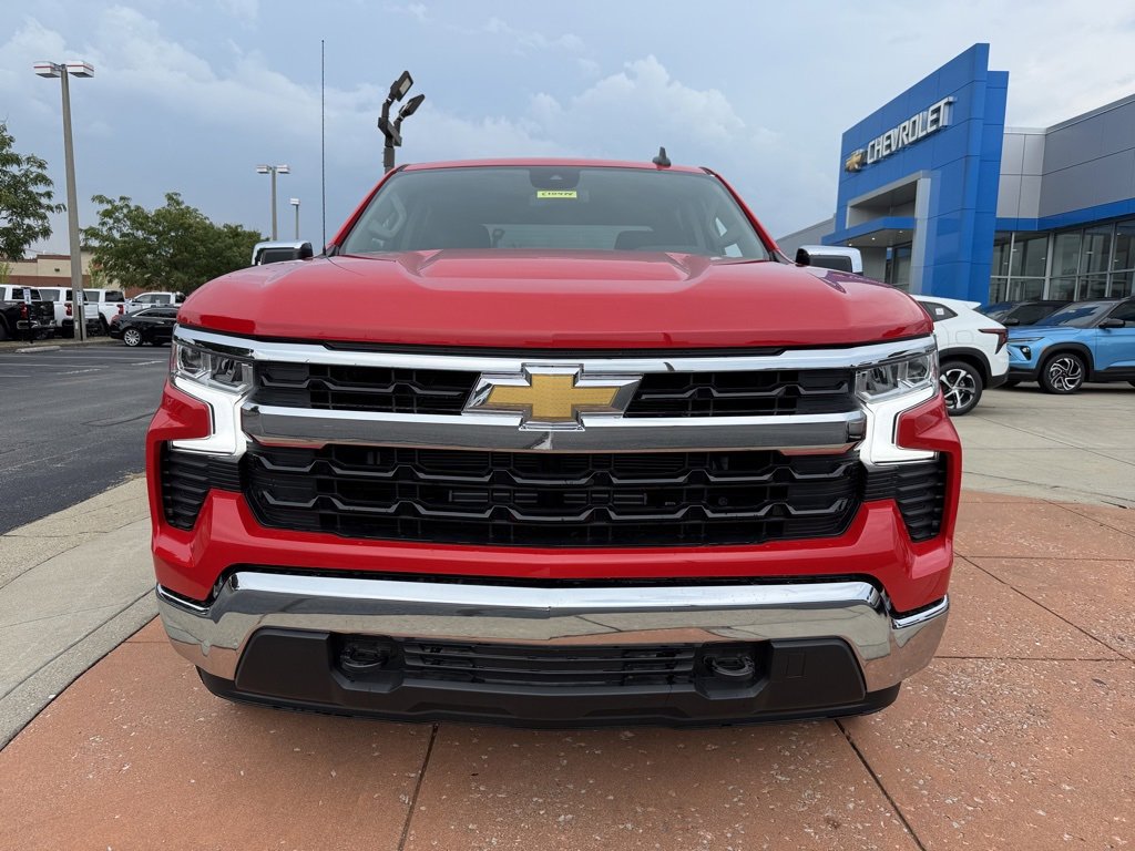 2025 Chevrolet Silverado 1500 LT photo 2
