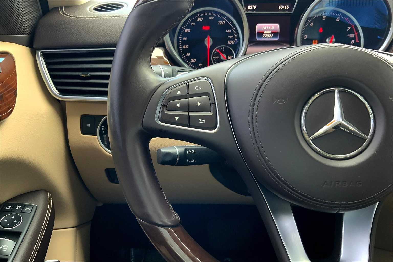 2017 Mercedes Benz GLS 450 4MATIC photo 19