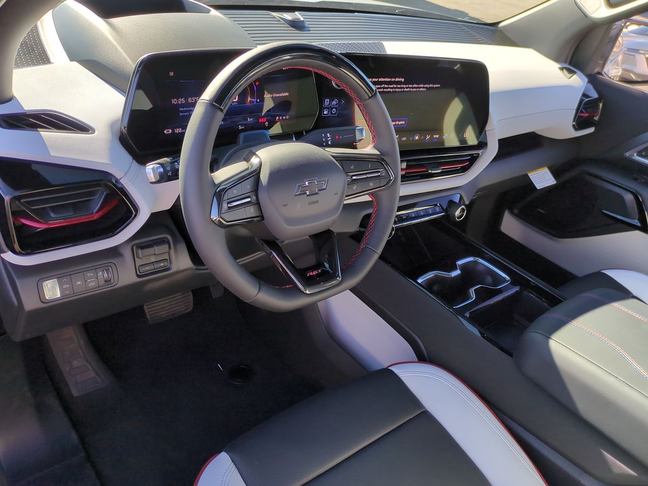 2025 Chevrolet Silverado EV RST photo 10