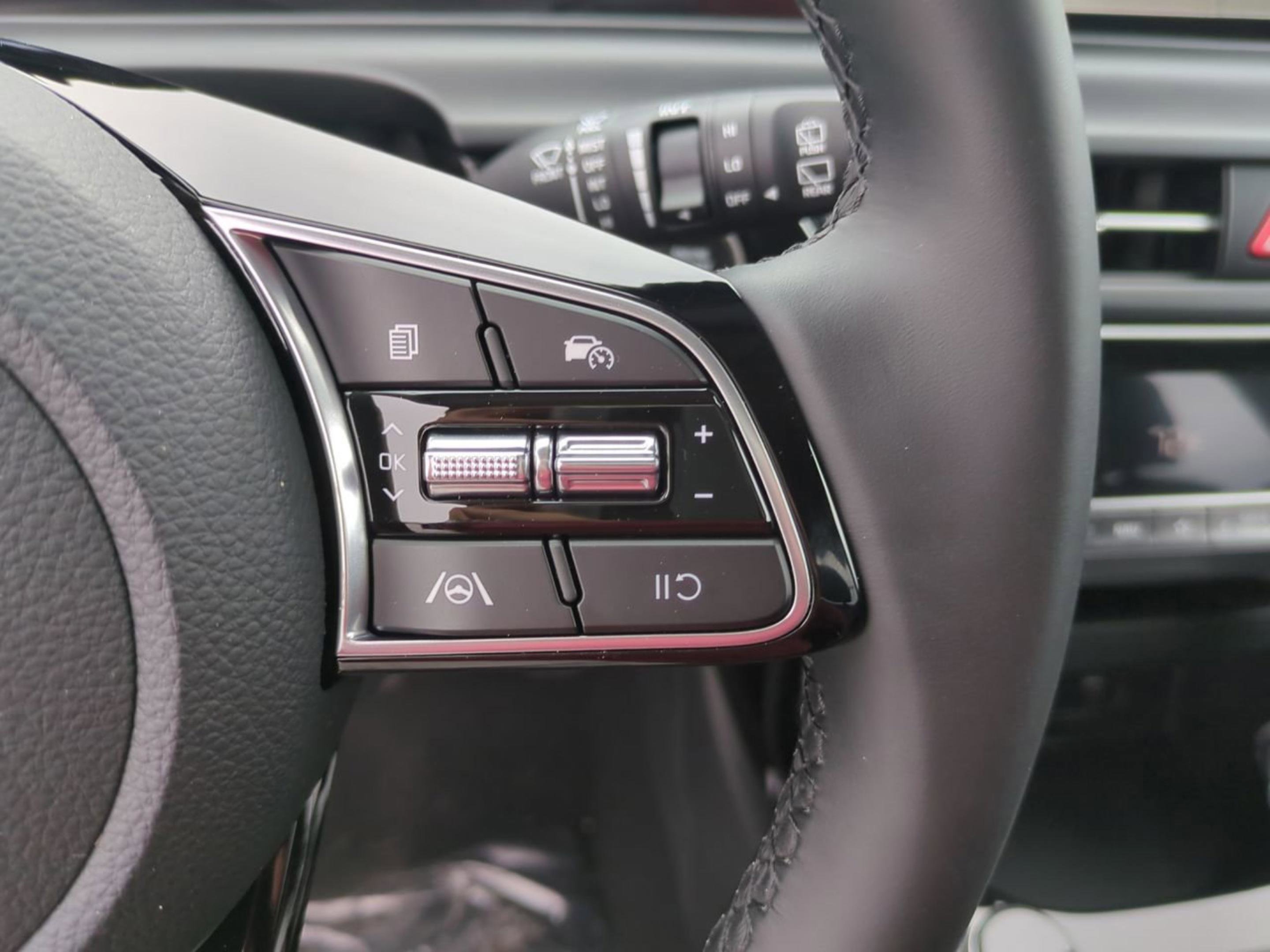 2025 Kia Seltos X-Line photo 19