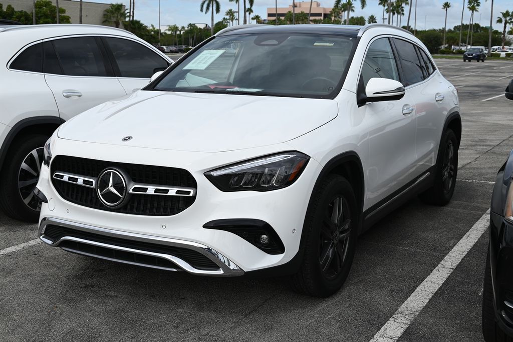 2025 Mercedes Benz GLA 250 photo 2