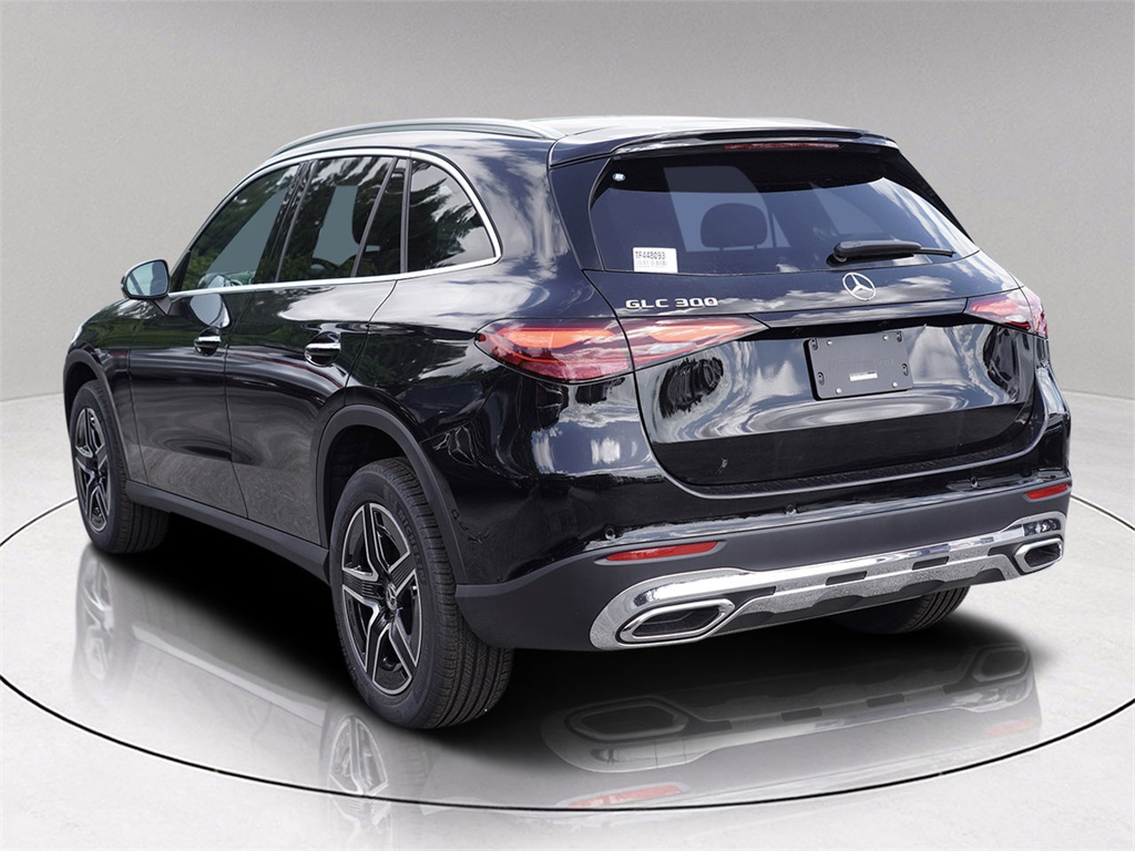 2026 Mercedes Benz GLC 300 photo 4