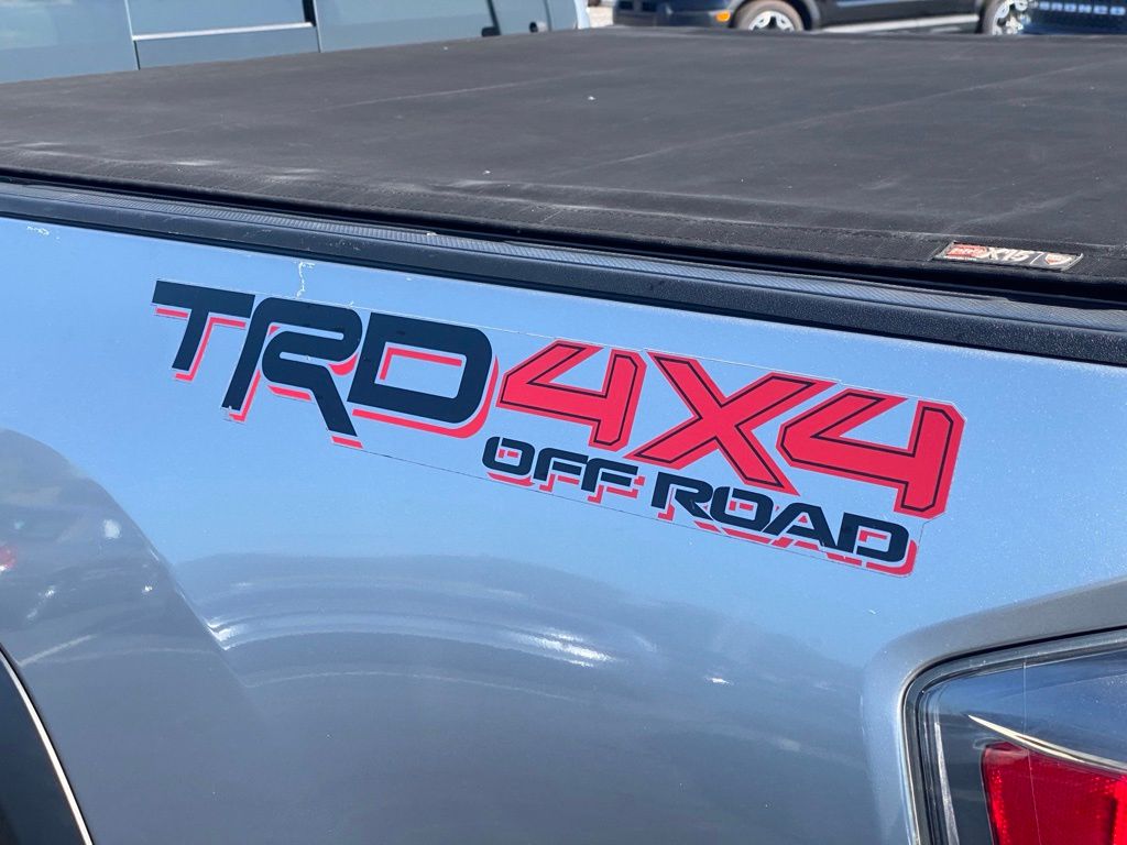 2020 Toyota Tacoma SR5 photo 21