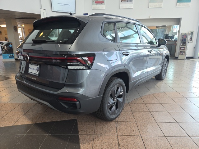 2025 Volkswagen Taos S photo 7