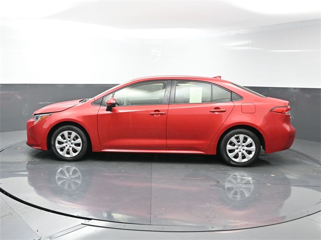2021 Toyota Corolla LE photo 3