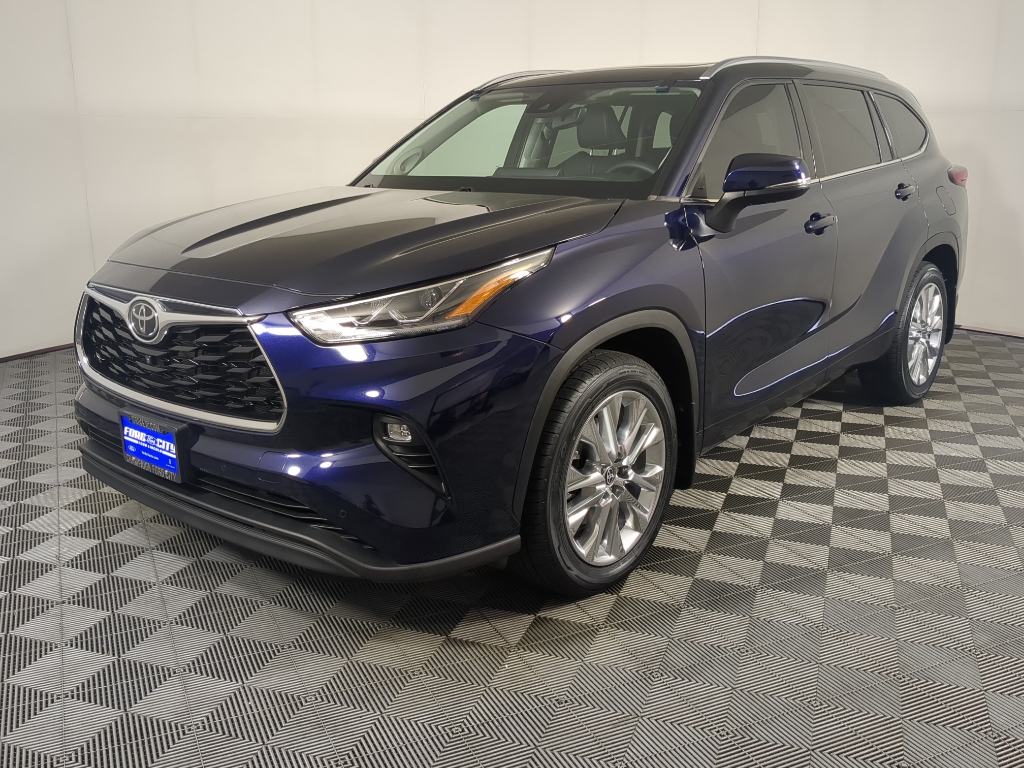 2022 Toyota Highlander Limited photo 4