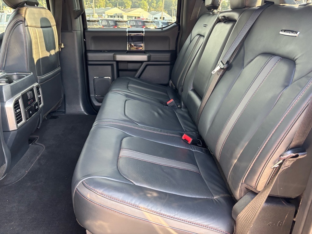 2022 Ford F-350 Lariat photo 10