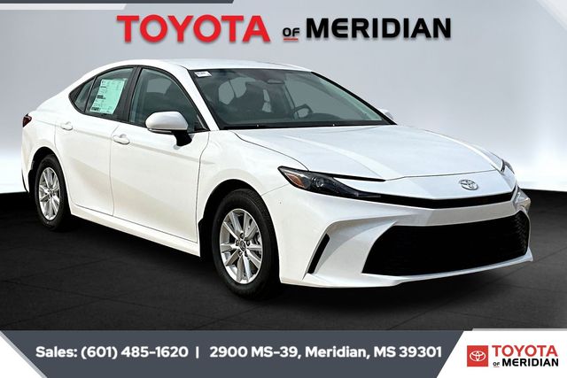 2026 Toyota Camry LE's photo