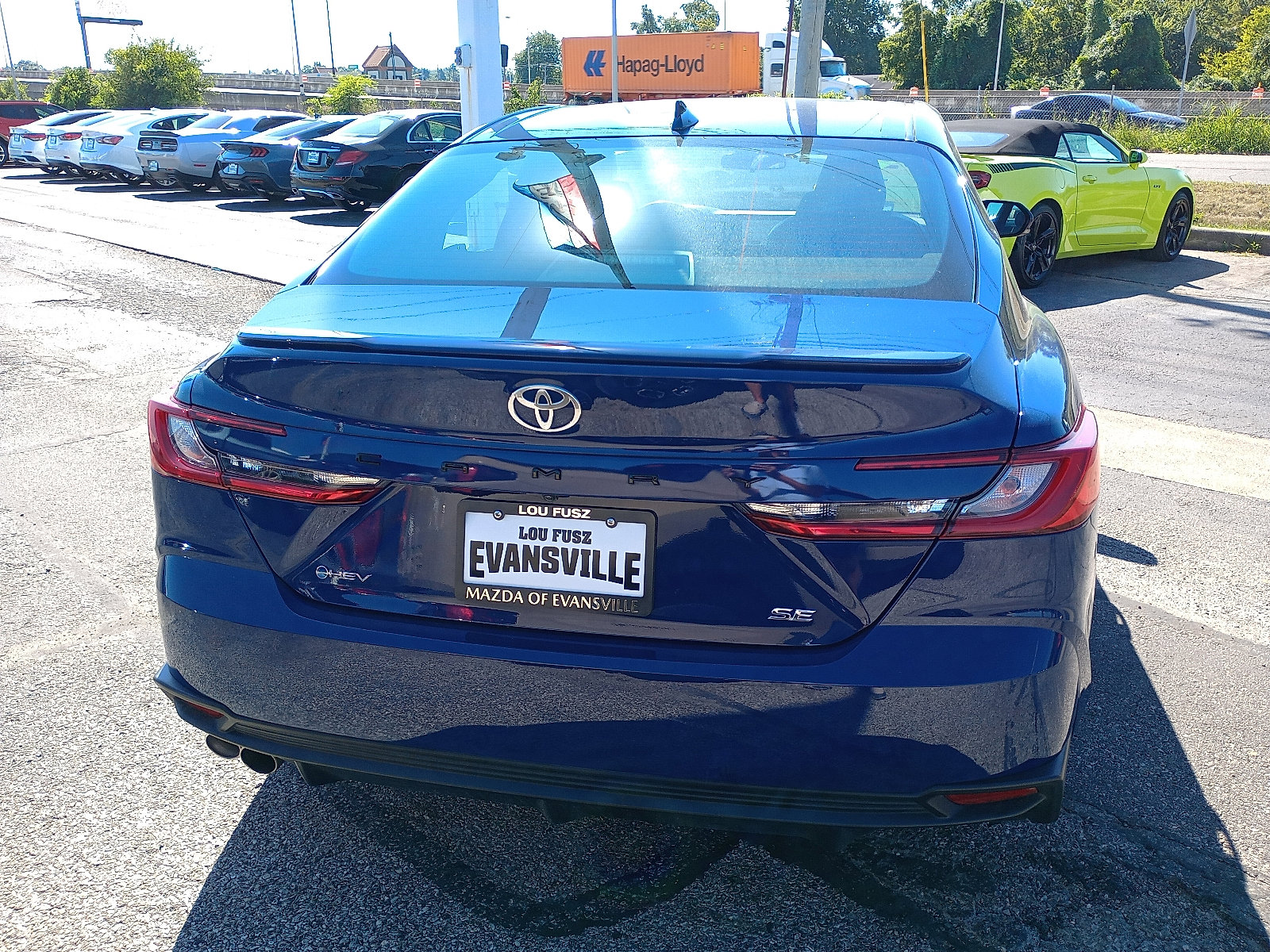2025 Toyota Camry SE photo 6