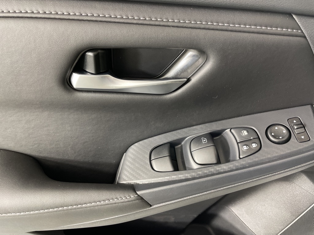 2025 Nissan Sentra SV photo 18