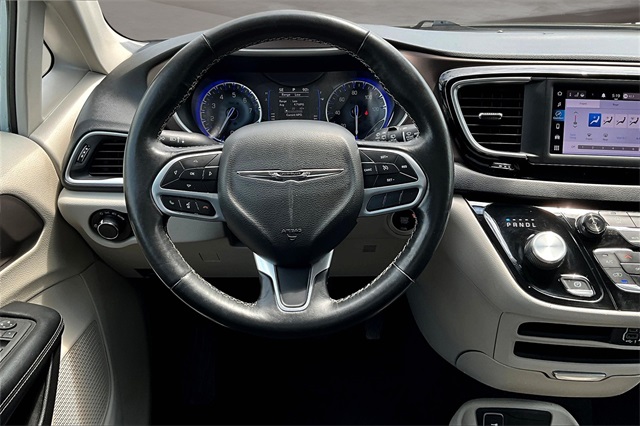 2022 Chrysler Voyager LX photo 5