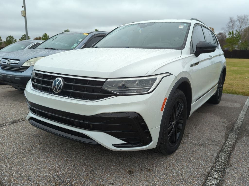 2022 Volkswagen Tiguan SE R-LINE BLACK's photo