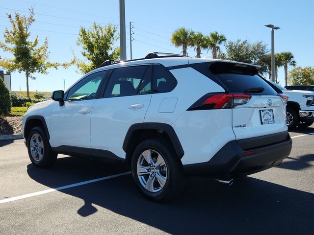2022 Toyota RAV4 XLE photo 2