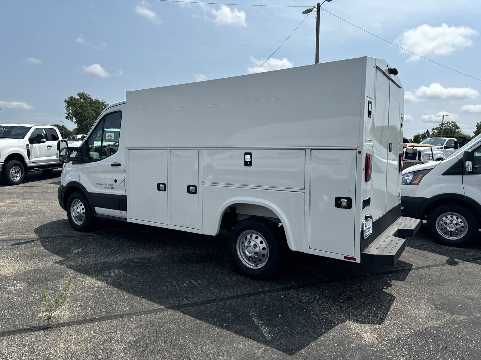 2024 Ford Transit Cutaway photo 4