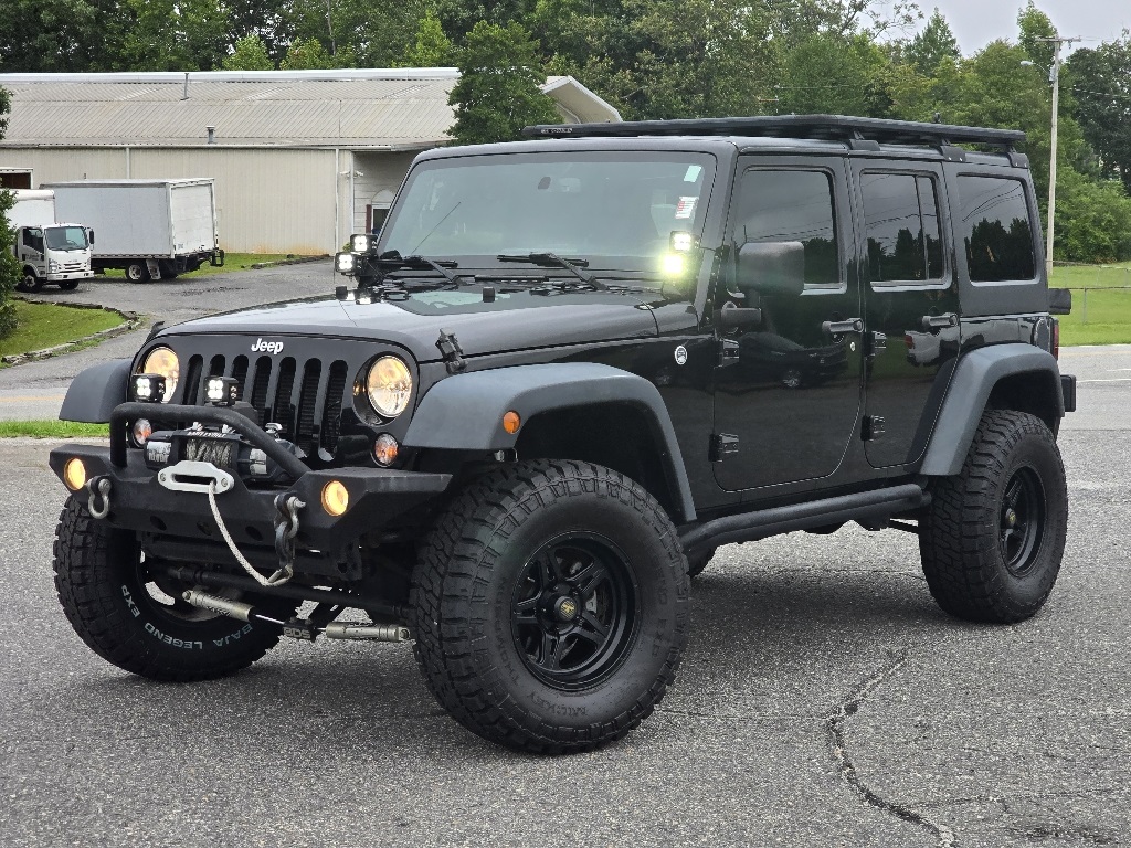 2016 Jeep Wrangler Unlimited Rubicon photo 2