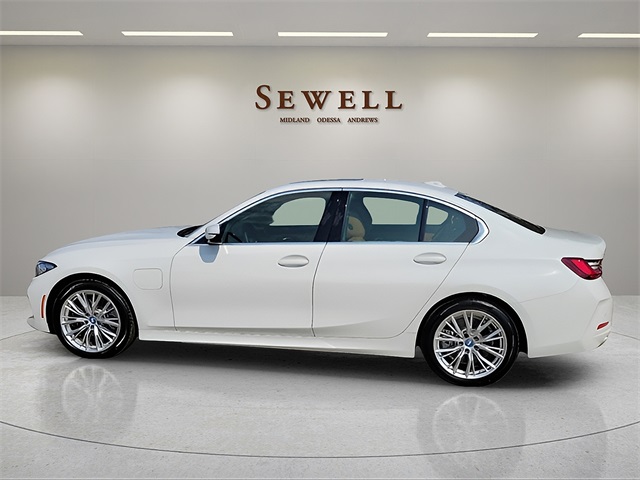 2024 Bmw 330e photo 2