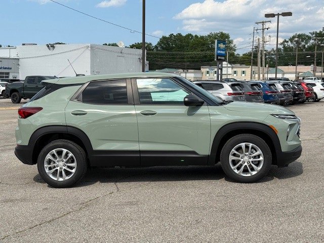 2026 Chevrolet Trailblazer LS photo 3