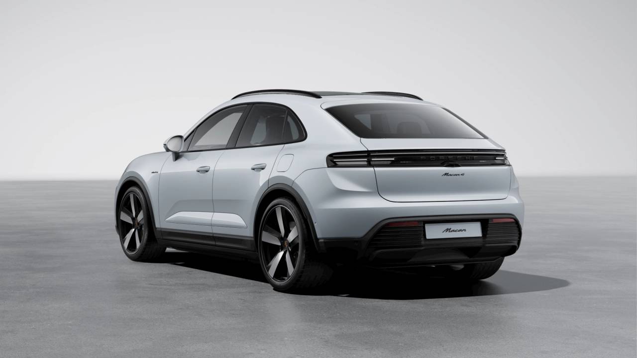2026 Porsche Macan 4 photo 2